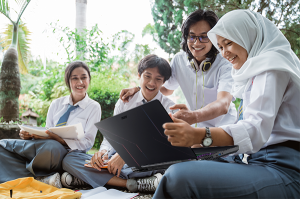 Revolusi Electronic Learning & Digitalisasi Pendidikan Di Indonesia