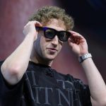 Mark Zuckerberg Sebut Smart Glasses Akan Gantikan Smartphone