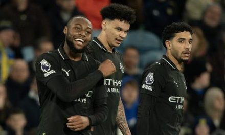 Leeds Vs Man City Di Hentikan Sementara Karena Buka Puasa