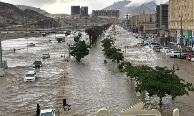 Banjir Besar Landa Arab Saudi, Sekolah Beralih Ke Kelas Daring