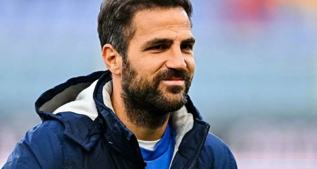Cesc Fabregas Tolak Tawaran Melatih Timnas Italia Demi Setia