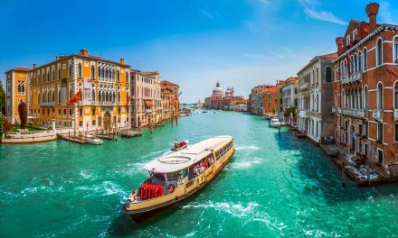 Masuk Kota Venesia Wajib Bayar Biaya Wisata Harian Mulai April