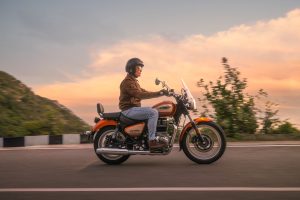 Royal Enfield Meteor 350 Sundowner Orange Edisi Spesial