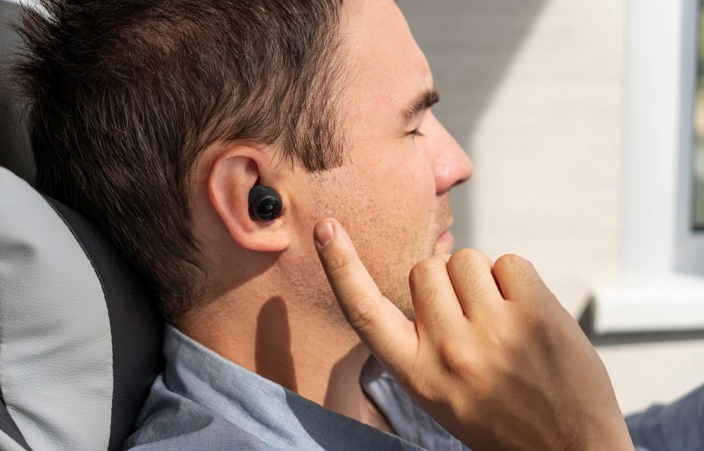 Bahaya Infeksi Jamur Serius Akibat Tidur Pakai Earphone Nirkabel