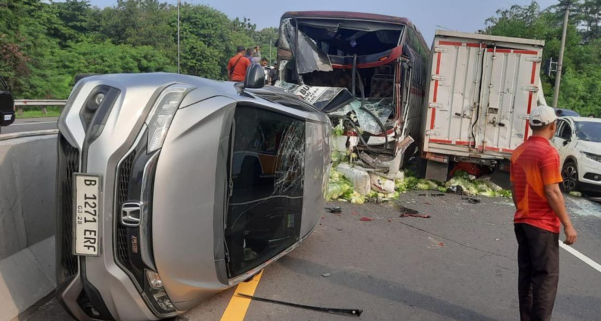 Tabrakan Beruntun Di Tol Cipularang KM 92 Macetkan Arah Jakarta