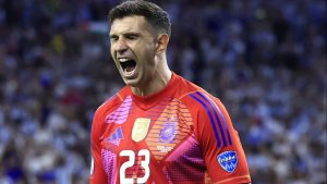 Emi Martinez Kembali Jadi Pahlawan Penyelamat Argentina
