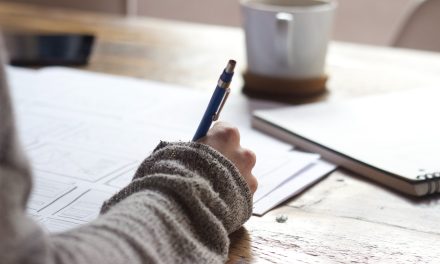 Manfaat Menulis Surat Untuk Diri Sendiri Ampuh Atasi Depresi