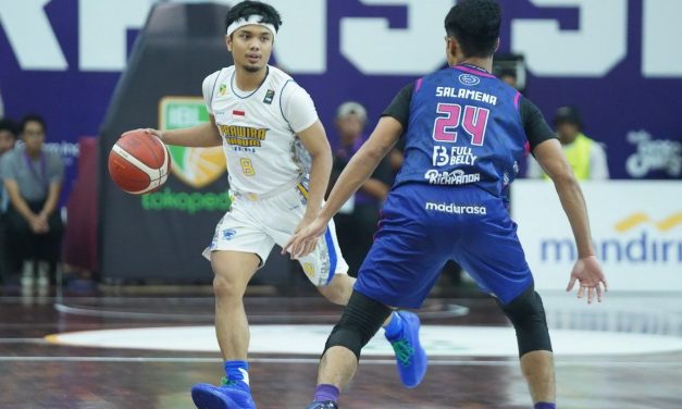 Aksi Yudha Saputera Bawa Prawira Bandung Tekuk Pelita Jaya