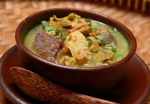 Empal Gentong Cirebon: Daging Sapi Santan Gentong Liat