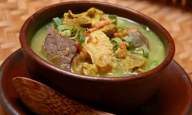 Empal Gentong Cirebon: Daging Sapi Santan Gentong Liat