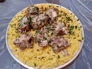 Uniknya Mansaf Amman: Daging Domba Kuah Jameed Yordania