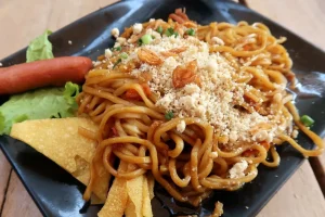Mie Kober Khas Malang: Dengan Taburan Ayam Dan Pangsit