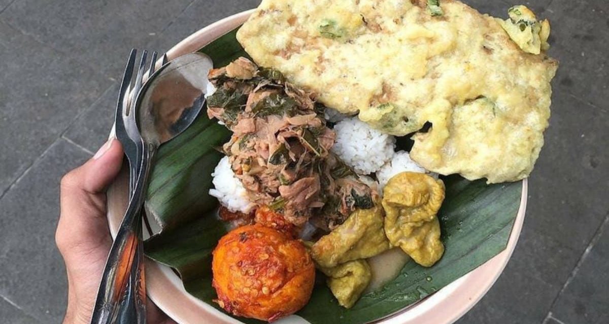 Nasi Penggel Khas Kebumen: Kepal Bulat Lauk Kikil Dan Nangka