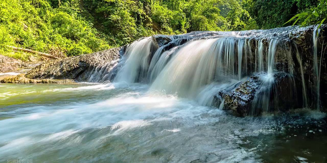 Suara Gemericik Air Terjun Ampuh Atasi Kecemasan Kerja