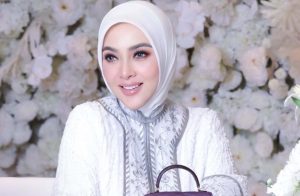 Syahrini Siap Comeback Ke Panggung Musik Pasca-Melahirkan