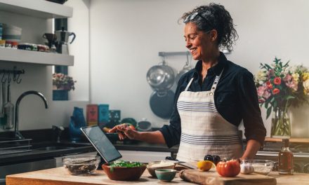 Kenali Mindful Cooking, Tren Olah Makanan Mentah Jadi Self-Care