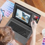 MSI Creator Z17 HX Studio A14V Usung Layar Pen-Supported